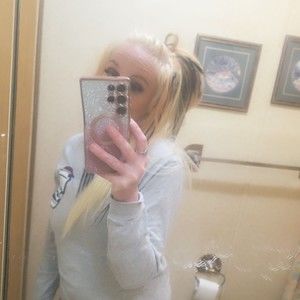 Meet your Posher, Hustle